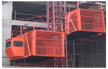 सीई / आईएसओ प्रमाणित लाल यात्री ऊपर उठाना लिफ्ट 1000kg SC100 / 100 केज शैली